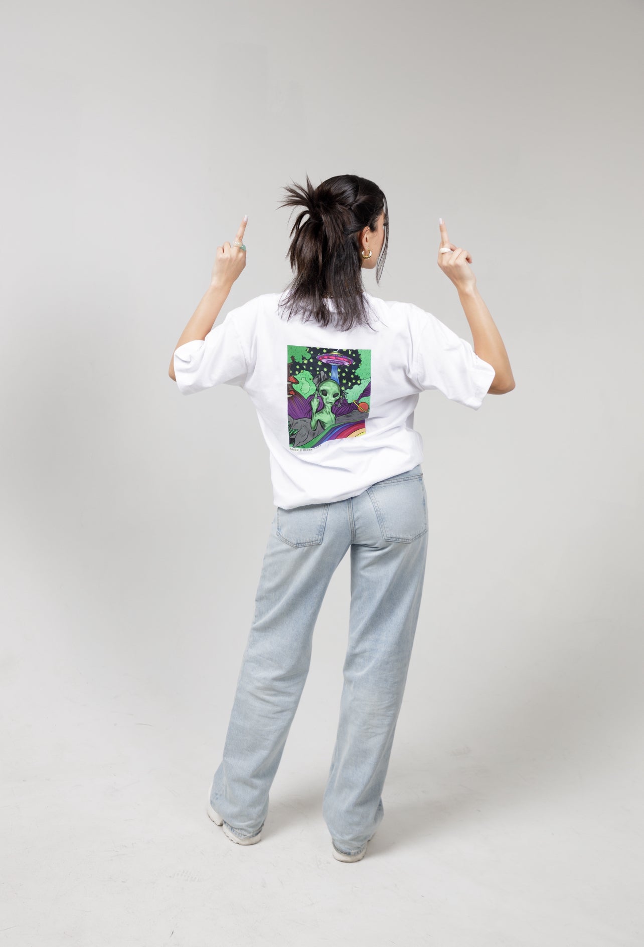 ALIEN TEE-WHITE