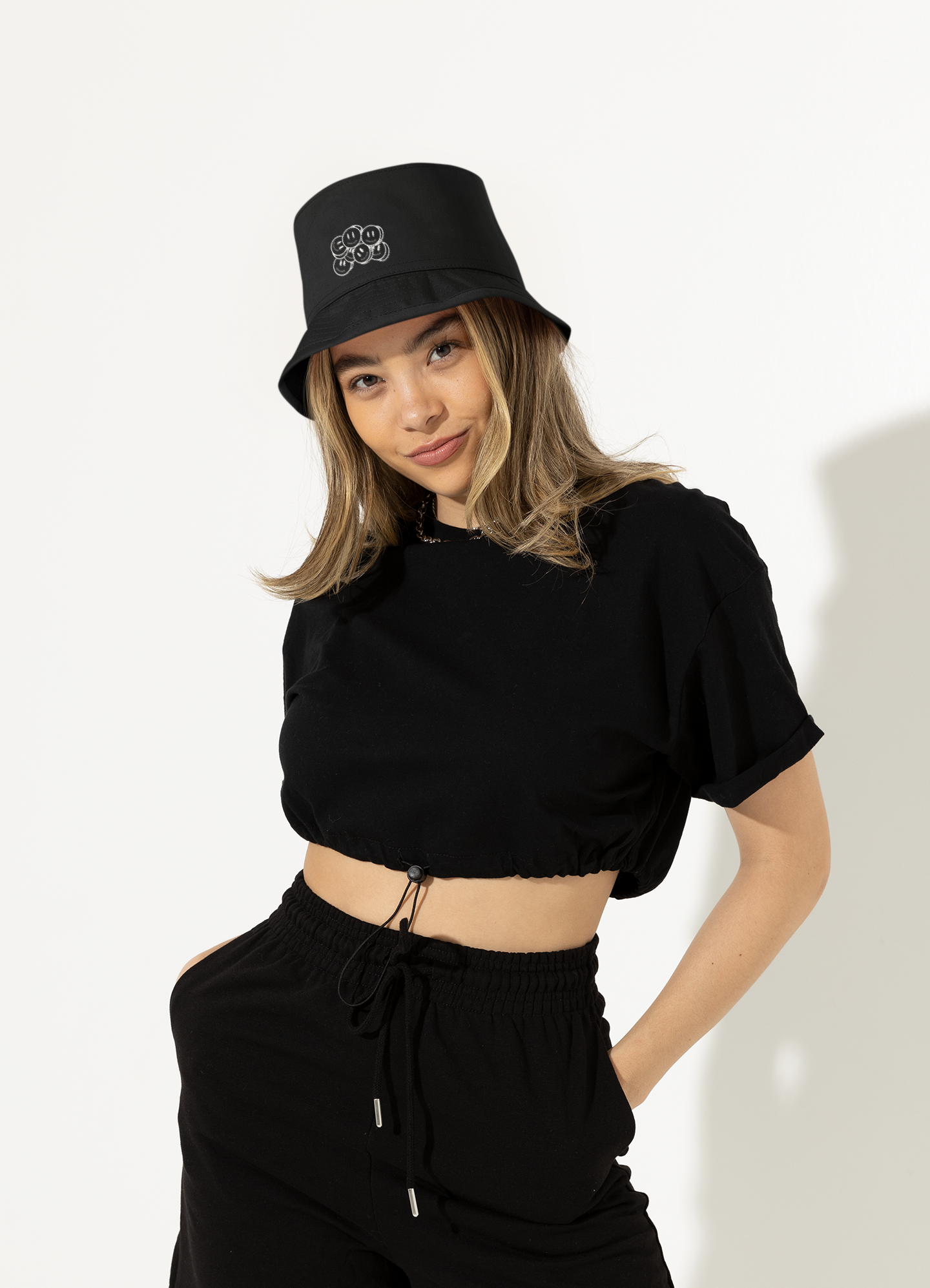 HAPPY PILLS BUCKET HAT